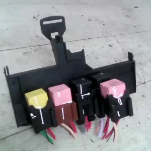 Különleges ajánlat RENAULT MASTER 2010.04-2019.08 Biztosítéktábla bcm bsi bsm sam gem modulbontott alkatrész