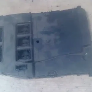 RENAULT MEGANE 02-05 Biztosítéktábla bcm bsi bsm sam gem modul utastér 1.6i bontott alkatrész Expressz szállítás