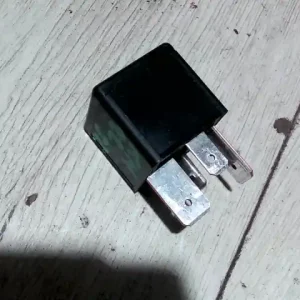 RENAULT MEGANE 02-05 Relé 1.5dci bontott alkatrész Kiárusítás