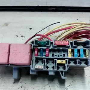 Szuper akció RENAULT MEGANE 05-08 Biztosítéktábla bcm bsi bsm sam gem modul utastér 1.5dci bontott alkatrész