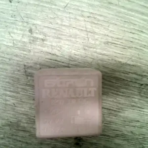 RENAULT MEGANE 05-08 Relé bontott alkatrész Ingyenes szállítás