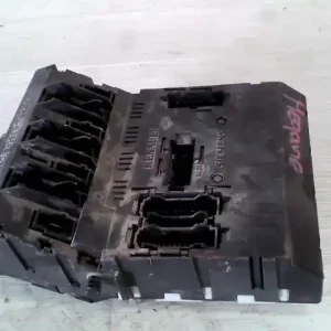 Kihagyhatatlan ajánlat RENAULT MEGANE 95-99 Biztosítéktábla bcm bsi bsm sam gem modul1.4 b bontott alkatrész