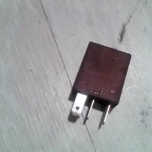 Kedvezményes ár RENAULT MEGANE 95-99 Relé bontott alkatrész