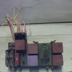 RENAULT MEGANE 99-02 Biztosítéktábla bcm bsi bsm sam gem modul motortér 1.6i motortérbontott alkatrész Rendeld meg most