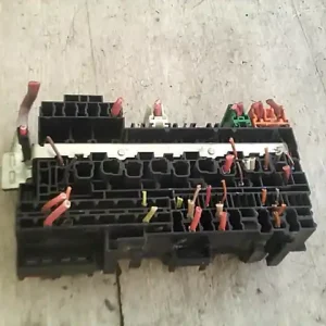 Expressz kézbesítés RENAULT MEGANE 99-02 Biztosítéktábla bcm bsi bsm sam gem modul motortér 1.4i bontott alkatrész