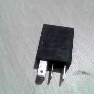 Utolsó esély RENAULT MEGANE 99-02 Relé bontott alkatrész