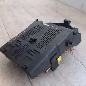 RENAULT MEGANE SCENIC 99-03 Biztosítéktábla bcm bsi bsm sam gem modul utastér 1.6i bontott alkatrész Azonnal elérhető