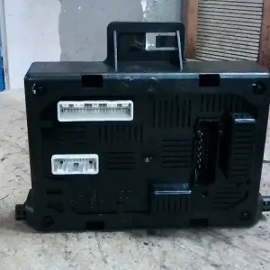 Végkiárusítás RENAULT MODUS 04.09.01-08.03.31 Komfort elektronika bontott alkatrész