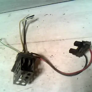 Biztonságos vásárlás RENAULT R19 Fűtőmotor előtét ellenállásnem klímás bontott alkatrész