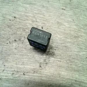 Legkelendőbb RENAULT SCENIC 03-06 Irányjelző relébontott alkatrész