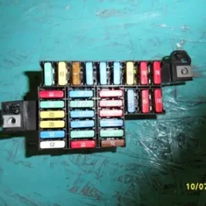 Gyors szállítás RENAULT THALIA 02.03-08.10 Biztosítéktábla bcm bsi bsm sam gem modulbontott alkatrész