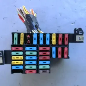 RENAULT THALIA 02.03-08.10 Biztosítéktábla bcm bsi bsm sam gem modulbontott alkatrész Árengedmény