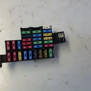 Vásárlói kedvenc RENAULT THALIA 02.03-08.10 Biztosítéktábla bcm bsi bsm sam gem modul utastér bontott alkatrész