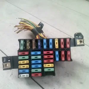 Korlátozott ajánlat RENAULT THALIA 02.03-08.10 Biztosítéktábla bcm bsi bsm sam gem modul utastér bontott alkatrész