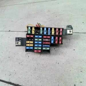 RENAULT THALIA 02.03-08.10 Biztosítéktábla bcm bsi bsm sam gem modul utastér 1.4i bontott alkatrész Népszerű