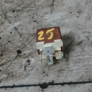 RENAULT THALIA 99.05-02.02 Relé bontott alkatrész Kiárusítás