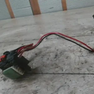 RENAULT Trafic 2006.08.01-2014.04.30 Fűtőmotor előtét ellenállás2.0d bontott alkatrész Akció