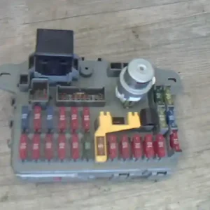 ROVER 200 Biztosítéktábla bcm bsi bsm sam gem modul1.4ibontott alkatrész Outlet