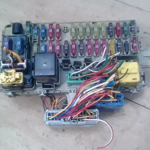 Ingyenes szállítás ROVER 414 Biztosítéktábla bcm bsi bsm sam gem modul utastér bontott alkatrész