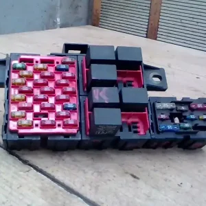 ROVER STREETWISE Biztosítéktábla bcm bsi bsm sam gem modul utastér bontott alkatrész Prémium