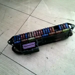 Olcsóbb SEAT Arosa 97.04-00.08 Biztosíték bontott alkatrész