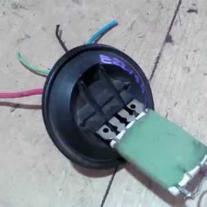 SEAT CORDOBA 02.09-08.02 Fűtőmotor előtét ellenállásbontott alkatrész Biztonságos fizetés