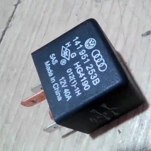 Gyors szállítás SEAT CORDOBA 02.09-08.02 Relé 12v 40a bontott alkatrész