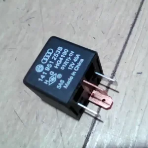 Szezonális akció SEAT CORDOBA 02.09-08.02 Relé 12v 40a bontott alkatrész