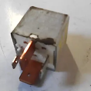 SEAT IBIZA 02-08 Relé bontott alkatrész Expressz szállítás