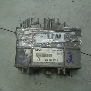 Ingyenes szállítás SEAT IBIZA 93-99 Motorvezérlő egység ecu pcm modul bontott alkatrész