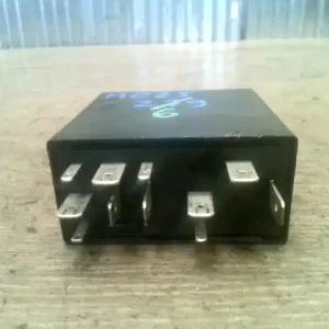 Csak ma SEAT LEON 99- Ablaktörlő relé 5 ajtós, ferdehátú bontott alkatrész