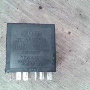 Legkelendőbb SEAT Toledo 1999.04.01-2004.09.30 Ablaktörlő relé bontott alkatrész