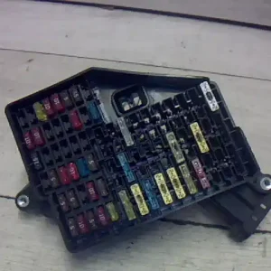 SKODA FABIA 99-07 Biztosítéktábla bcm bsi bsm sam gem modul utastér 1.2i utastérbontott alkatrész Akció