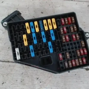 SKODA FABIA 99-07 Biztosítéktábla bcm bsi bsm sam gem modul utastér bontott alkatrész Prémium