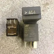 Gyors kiszállítás SKODA FABIA 99-07 üzemanyag szivattyú relé bontott alkatrész