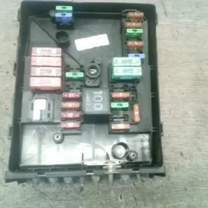 Kedvezményes ár SKODA Octavia (1Z) 2004-2013 Biztosítéktábla bcm bsi bsm sam gem modul motortér kombi bontott alkatrész