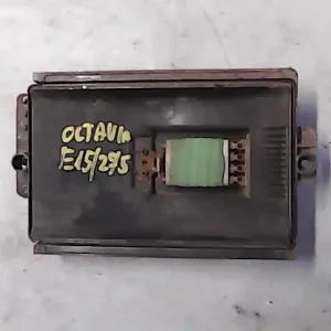 Akciós ár SKODA OCTAVIA 97-00 Fűtőmotor előtét ellenállásbontott alkatrész