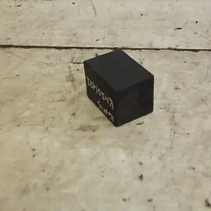 SUZUKI IGNIS Ablaktörlő relé bontott alkatrész Korlátozott ajánlat