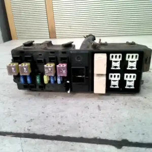 Expressz szállítás SUZUKI LIANA Biztosítéktábla bcm bsi bsm sam gem modul motortér 1.3i bontott alkatrész