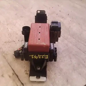 Vedd meg online SUZUKI SWIFT 96-05 Biztosítéktábla bcm bsi bsm sam gem modulbontott alkatrész