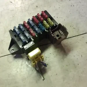 SUZUKI SWIFT 96-05 Biztosítéktábla bcm bsi bsm sam gem modul utastér bontott alkatrész Akciós ár