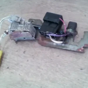 Újdonság SUZUKI SWIFT 96-05 Egyéb elektronika injektor előtét ellenállás bontott alkatrész