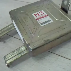 Gyors szállítás SUZUKI SWIFT 96-05 Motorvezérlő egység ecu pcm modul 1.2ibontott alkatrész