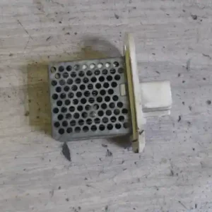 Vedd meg most SUZUKI WagonR+ Fűtőmotor előtét ellenállás1.3 i bontott alkatrész