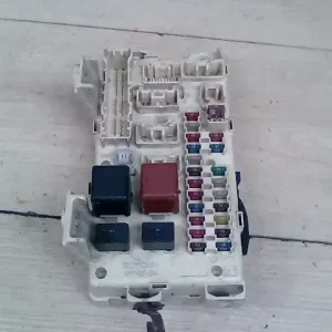 Rendeld meg most TOYOTA Avensis Verso 2001.08.01-2009.03.31 Biztosítéktábla bcm bsi bsm sam gem modul utastér 2.0d bontott alkatrész