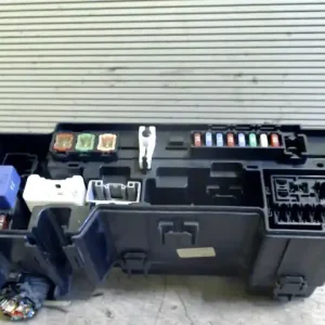 Legkelendőbb TOYOTA Aygo 2005.07.01-2008.12.31 Biztosítéktábla bcm bsi bsm sam gem modul motortér bontott alkatrész