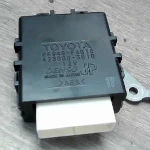 Akciós ár TOYOTA C-HR 16.09.01-19.09.30 Ablaktörlő relé bontott alkatrész