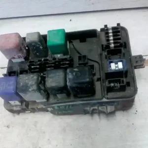 TOYOTA CARINA E 92.04-97.07 Biztosítéktábla bcm bsi bsm sam gem modul2.0ibontott alkatrész Kedvezményes ár