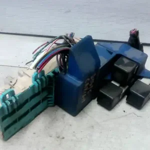 Csak ma TOYOTA CARINA E 92.04-97.07 Biztosítéktábla bcm bsi bsm sam gem modul2.0ibontott alkatrész