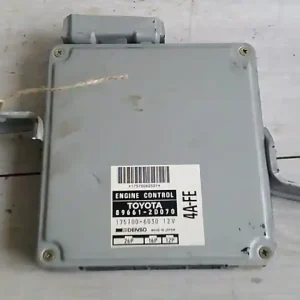 TOYOTA CARINA E 92.04-97.07 Ecu bontott alkatrész Rendeld meg most